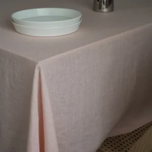 Льняная скатерть персиковая 140х240 см