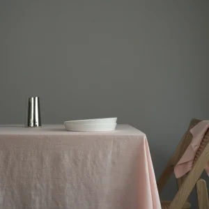 Льняная скатерть персиковая 140х240 см
