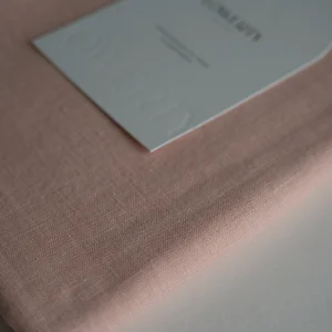 Льняная скатерть персиковая 140х240 см