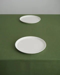 Льняная скатерть зеленая 140х240 см