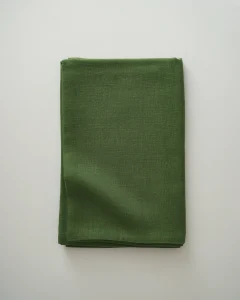 Льняная скатерть зеленая 140х240 см