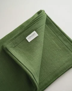 Льняная скатерть зеленая 140х240 см