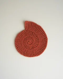 Вязаные костеры в виде ракушек красные, 2 шт