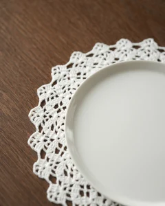 Вязаная ажурная салфетка, 30 см