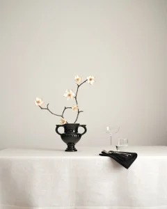 Льняная жаккардовая скатерть белая, 140х240см