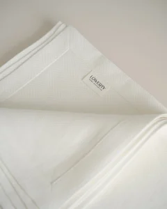 Льняная жаккардовая скатерть белая, 140х180см