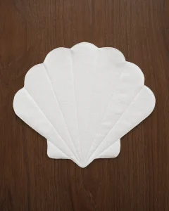 Плейсмат в виде ракушки белый